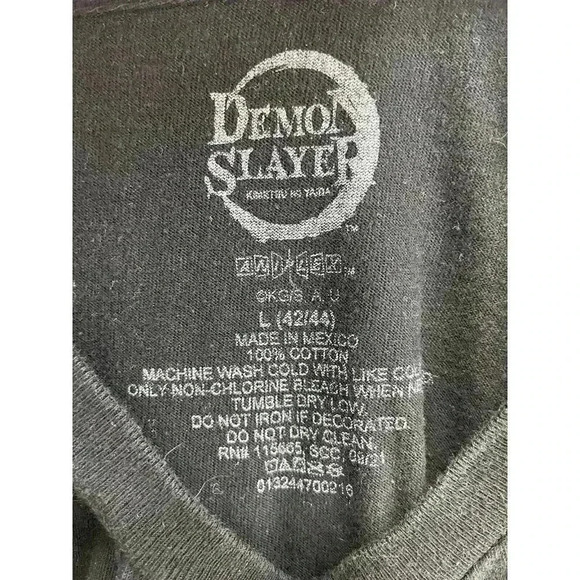 DEMON SLAYER KIMETSU NO YAIBA MENS SHORT SLEEVE SHIRT LARGE 42-44 BLACK - Picture 6 of 6